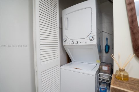 Condominio en venta en Miami, Florida, 1 dormitorio, 61.78 m2 № 2052657 - foto 13