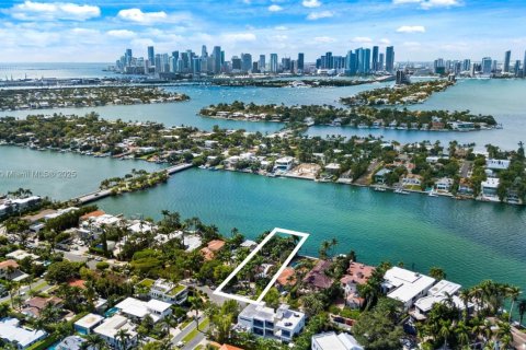 Terreno en venta en Miami Beach, Florida № 1981909 - foto 3