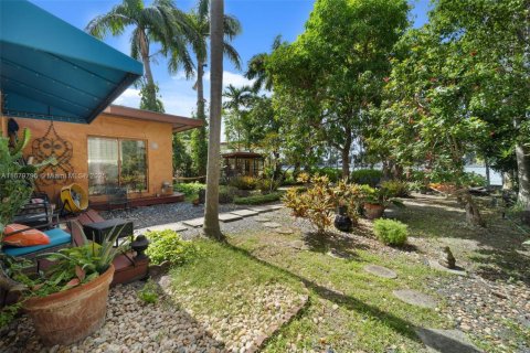 Terreno en venta en Miami Beach, Florida № 1981909 - foto 12
