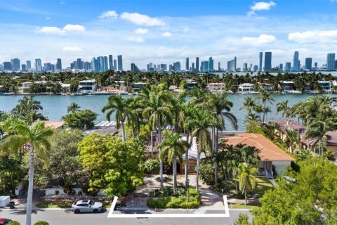 Terreno en venta en Miami Beach, Florida № 1981909 - foto 9