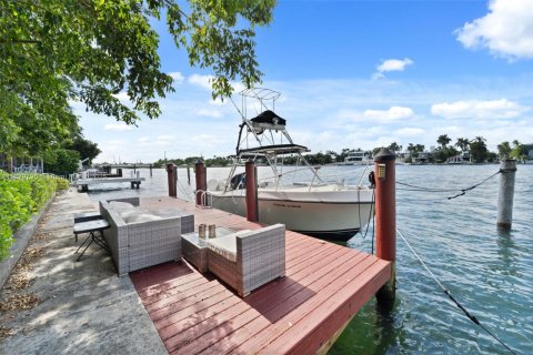 Terreno en venta en Miami Beach, Florida № 1981909 - foto 16