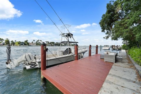 Terreno en venta en Miami Beach, Florida № 1981909 - foto 15