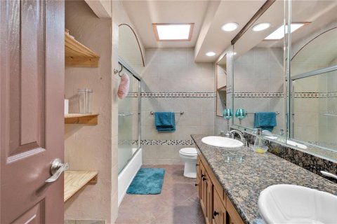Casa en venta en Titusville, Florida, 4 dormitorios, 206.8 m2 № 1900076 - foto 13