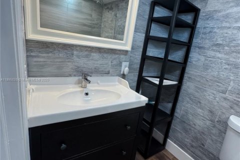 Apartment in Miami Beach, Florida 1 bedroom, 74.32 sq.m. № 1955469 - photo 10