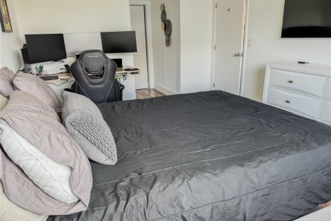 Apartment in Miami Beach, Florida 1 bedroom, 74.32 sq.m. № 1955469 - photo 8