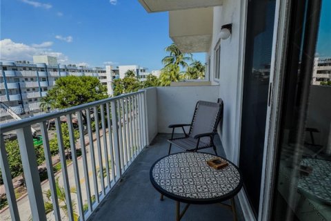 Apartment in Miami Beach, Florida 1 bedroom, 74.32 sq.m. № 1955469 - photo 12