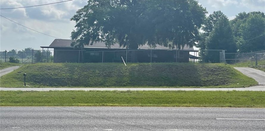 Commercial property in Dade City, Florida 234.49 sq.m. № 2103161
