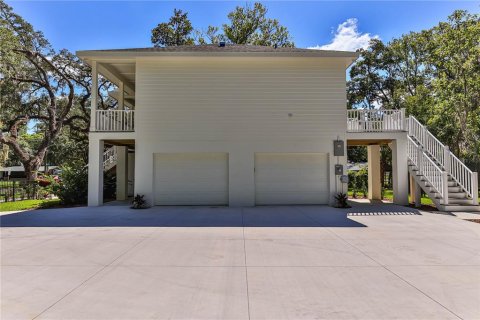 House in Crystal River, Florida 3 bedrooms, 156.08 sq.m. № 1910700 - photo 11