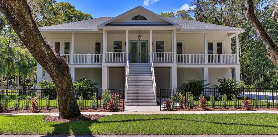 House in Crystal River, Florida 3 bedrooms, 156.08 sq.m. № 1910700