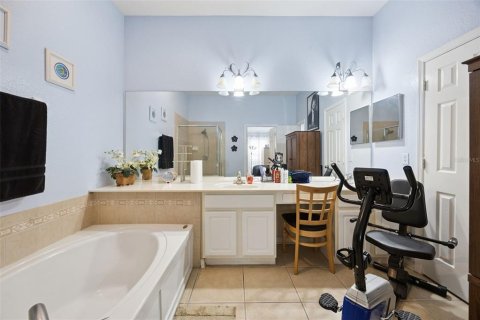 House in Orlando, Florida 4 bedrooms, 189.43 sq.m. № 2290949 - photo 19