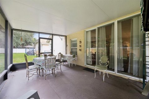 House in Orlando, Florida 4 bedrooms, 189.43 sq.m. № 2290949 - photo 25