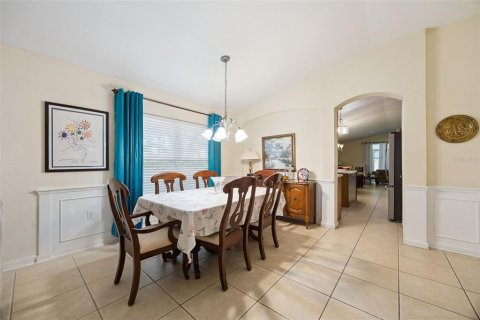 House in Orlando, Florida 4 bedrooms, 189.43 sq.m. № 2290949 - photo 10