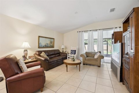 House in Orlando, Florida 4 bedrooms, 189.43 sq.m. № 2290949 - photo 8