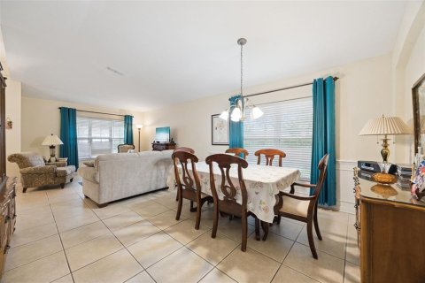 House in Orlando, Florida 4 bedrooms, 189.43 sq.m. № 2290949 - photo 7