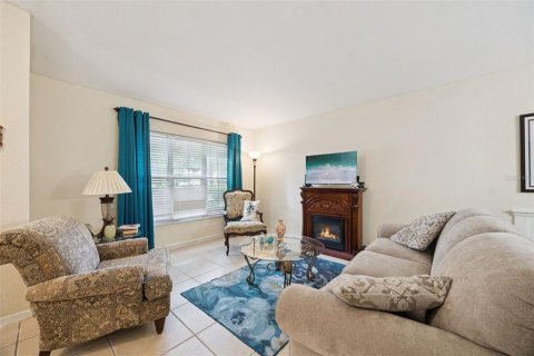 House in Orlando, Florida 4 bedrooms, 189.43 sq.m. № 2290949 - photo 5