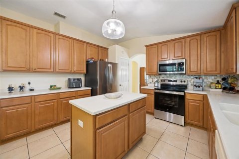 House in Orlando, Florida 4 bedrooms, 189.43 sq.m. № 2290949 - photo 13