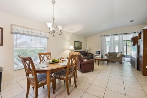 House in Orlando, Florida 4 bedrooms, 189.43 sq.m. № 2290949 - photo 11