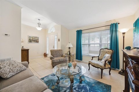 House in Orlando, Florida 4 bedrooms, 189.43 sq.m. № 2290949 - photo 4
