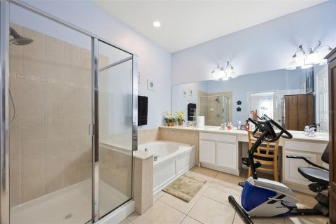 House in Orlando, Florida 4 bedrooms, 189.43 sq.m. № 2290949 - photo 18
