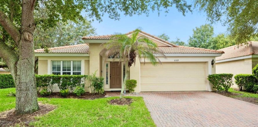 House in Orlando, Florida 4 bedrooms, 189.43 sq.m. № 2290949
