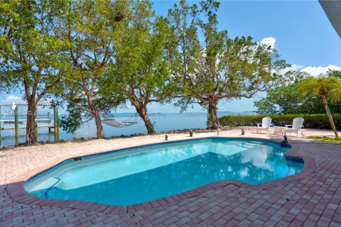 House in Islamorada, Village of Islands, Florida 8 bedrooms, 339 sq.m. № 2266184 - photo 11
