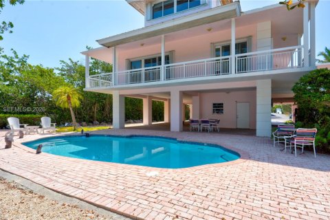 House in Islamorada, Village of Islands, Florida 8 bedrooms, 339 sq.m. № 2266184 - photo 8