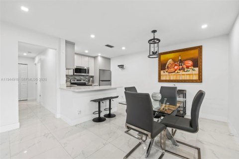 Copropriété à vendre à Coral Springs, Floride: 2 chambres, 79.9 m2 № 2005889 - photo 4