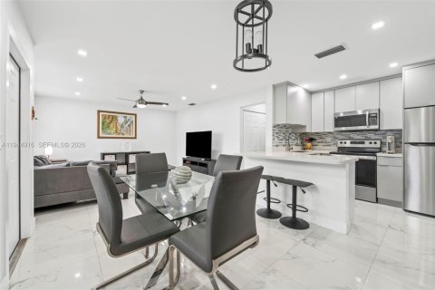 Copropriété à vendre à Coral Springs, Floride: 2 chambres, 79.9 m2 № 2005889 - photo 5