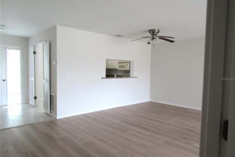 Villa ou maison à louer à Sarasota, Floride: 2 chambres, 120.87 m2 № 2106940 - photo 12