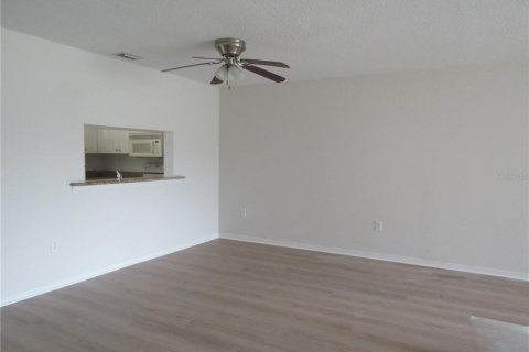 Villa ou maison à louer à Sarasota, Floride: 2 chambres, 120.87 m2 № 2106940 - photo 8