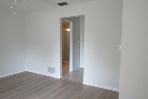 Villa ou maison à louer à Sarasota, Floride: 2 chambres, 120.87 m2 № 2106940 - photo 14