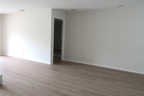 Villa ou maison à louer à Sarasota, Floride: 2 chambres, 120.87 m2 № 2106940 - photo 10