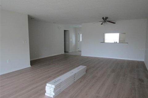Villa ou maison à louer à Sarasota, Floride: 2 chambres, 120.87 m2 № 2106940 - photo 11