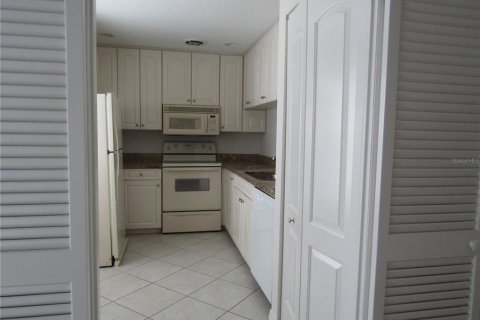 Villa ou maison à louer à Sarasota, Floride: 2 chambres, 120.87 m2 № 2106940 - photo 5