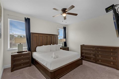 Casa en venta en Kissimmee, Florida, 8 dormitorios, 316.98 m2 № 1773886 - foto 9