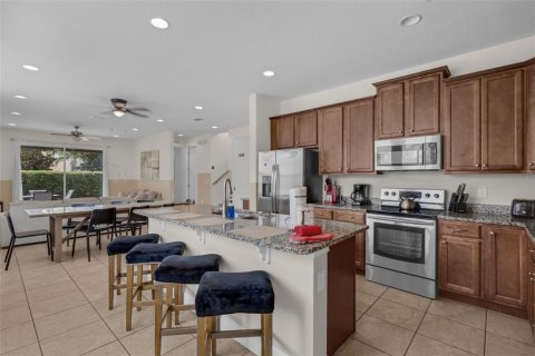 Casa en venta en Kissimmee, Florida, 8 dormitorios, 316.98 m2 № 1773886 - foto 6