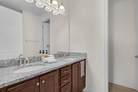 Casa en venta en Kissimmee, Florida, 8 dormitorios, 316.98 m2 № 1773886 - foto 17