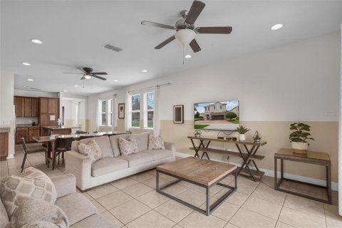 Casa en venta en Kissimmee, Florida, 8 dormitorios, 316.98 m2 № 1773886 - foto 5