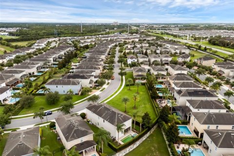 Casa en venta en Kissimmee, Florida, 8 dormitorios, 316.98 m2 № 1773886 - foto 30