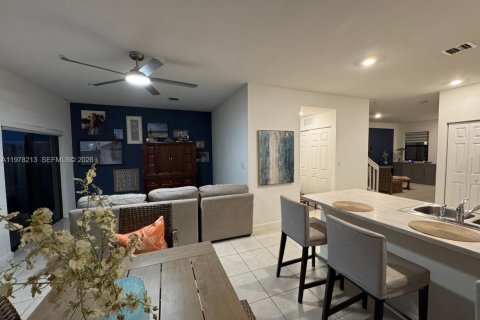 Купить таунхаус в Майами, Флорида 4 спальни, 165.18м2, № 2048081 - фото 4