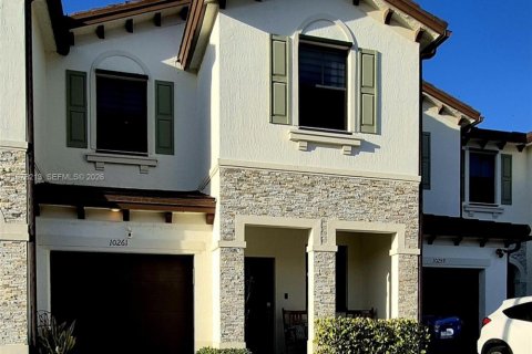 Таунхаус в Майами, Флорида 4 спальни, 165.18м2 № 2048081