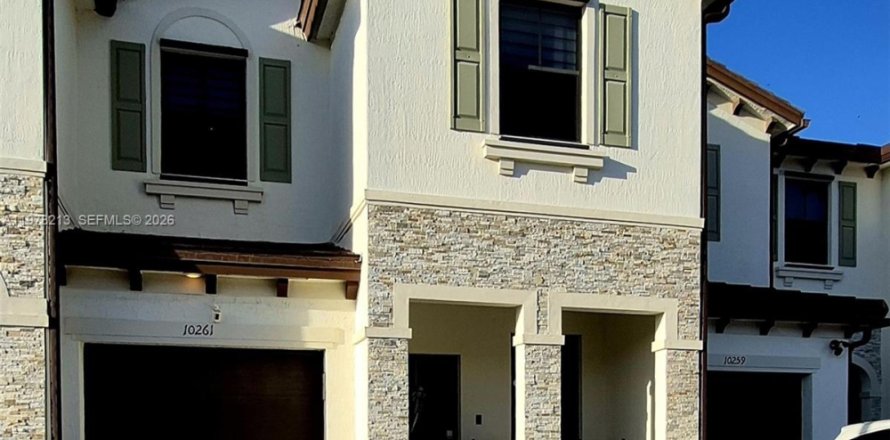 Таунхаус в Майами, Флорида 4 спальни, 165.18м2 № 2048081