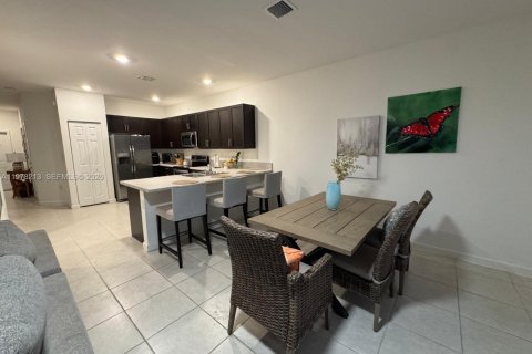 Купить таунхаус в Майами, Флорида 4 спальни, 165.18м2, № 2048081 - фото 7