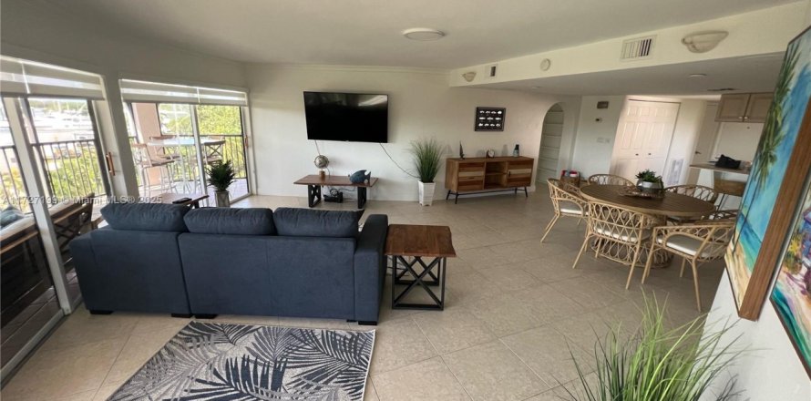 Condo in Marathon, Florida, 3 bedrooms  № 1764479