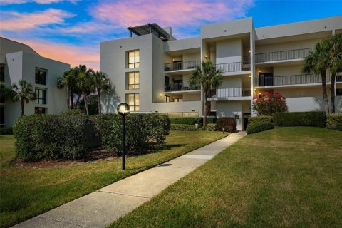 Condo in Belleair, Florida, 2 bedrooms  № 2144160