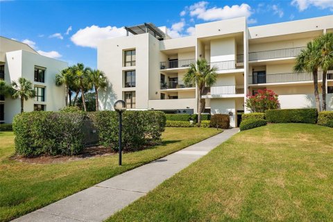 Condo in Belleair, Florida, 2 bedrooms  № 2144160 - photo 4