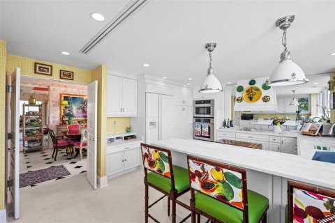 Condo in Belleair, Florida, 2 bedrooms  № 2144160 - photo 26