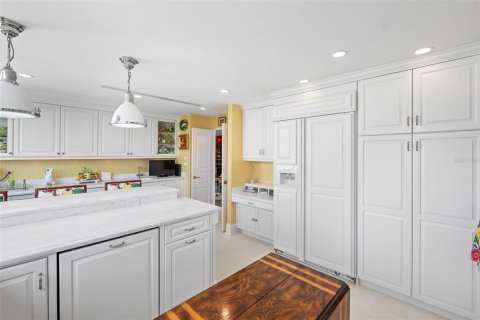 Condo in Belleair, Florida, 2 bedrooms  № 2144160 - photo 29