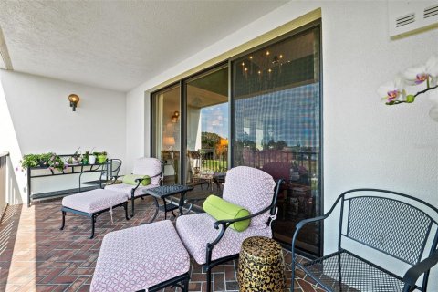 Condo in Belleair, Florida, 2 bedrooms  № 2144160 - photo 19