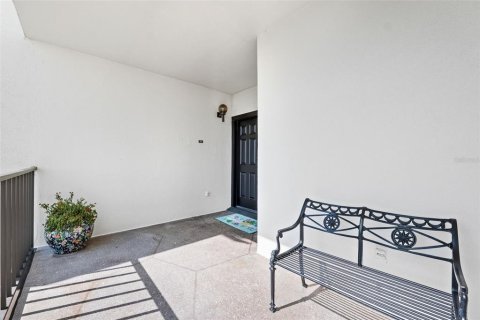 Condo in Belleair, Florida, 2 bedrooms  № 2144160 - photo 6